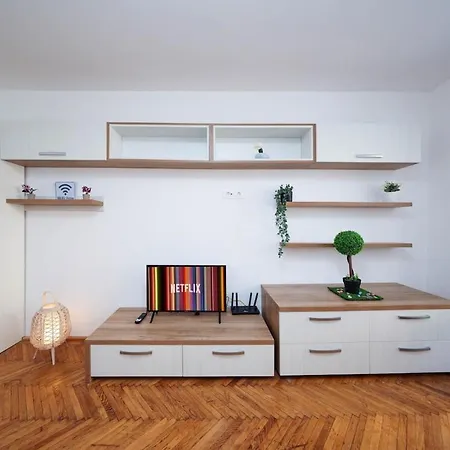 Epoque - Free Parking Apartmán *