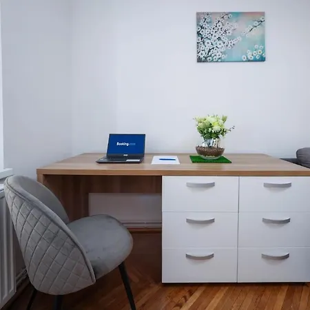 Epoque - Free Parking Apartmán Brašov